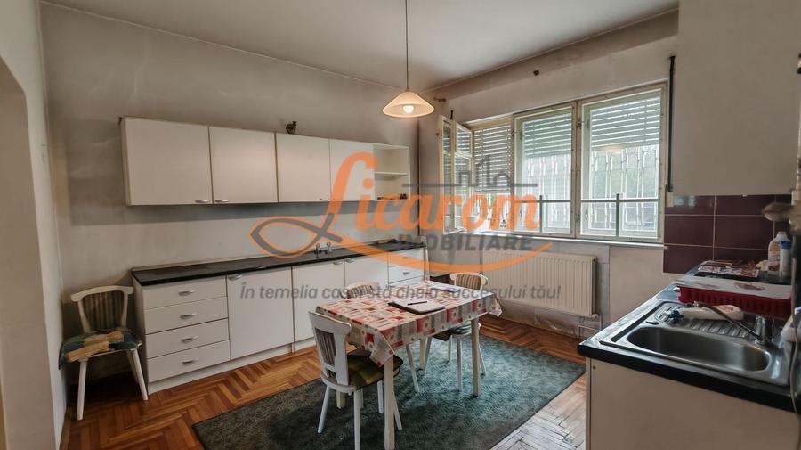 Casa PRETABILA DESTINATIE COMERCIALA,Brasovul Vechi,P+E, 3 cam
