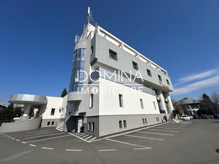 Inchiriere spatiu birou *236 mp - ultracentral * - trafic intens - 6