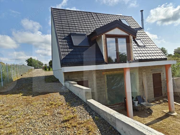 Casa de vanzare, 179 mp, teren 1911 mp, zona Varful Campului