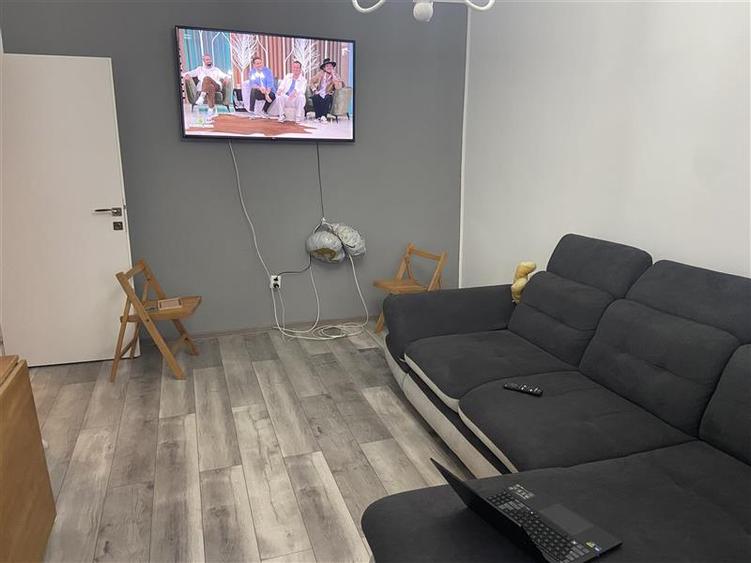Apartament 2 camere , zona centrala - Scoala nr 10,etaj 2 8 , decomandat