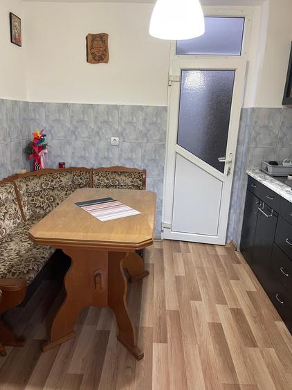 Poarta 6 , 2 camere decomandat , mobilat , utilat