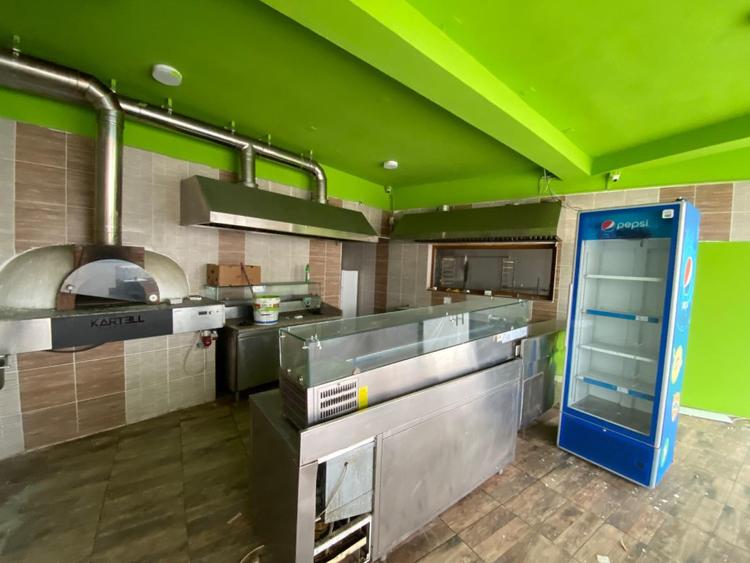 Spatiu comercial, 446 mp, teren 1307 mp, zona Romanești, posibilitate Rate