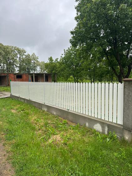 Casa caramida la rosu in Vladeni