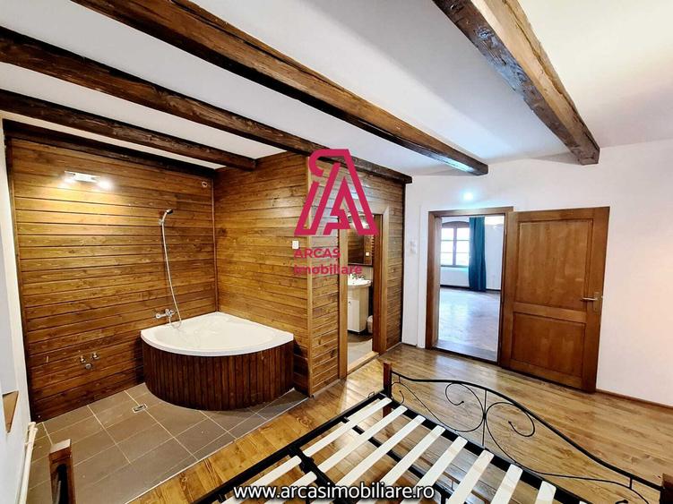 Casa individuala de vanzare cu 4 apartamente-Centrul Istoric Sibiu!