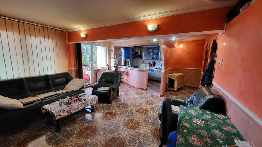 APARTAMENT 3 CAMERE | CENTRUL CIVIC – BRAȘOV | GARAJ + PARCARE