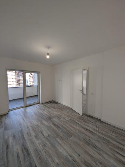 Apartament nemobilat cu 3 camere – Florești, zona Porii