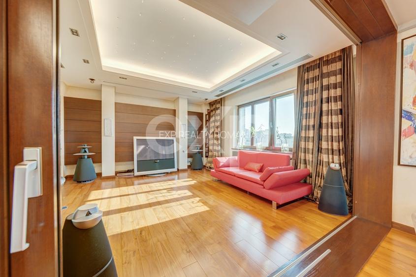 Penthouse 5 camere de vanzare -Nordului stradal + 800 mp teren in jurul blocului - 9