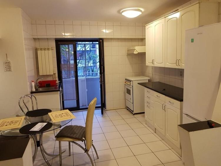 Apartament 2 camere Calea Calarasilor la 3 minute de metrou