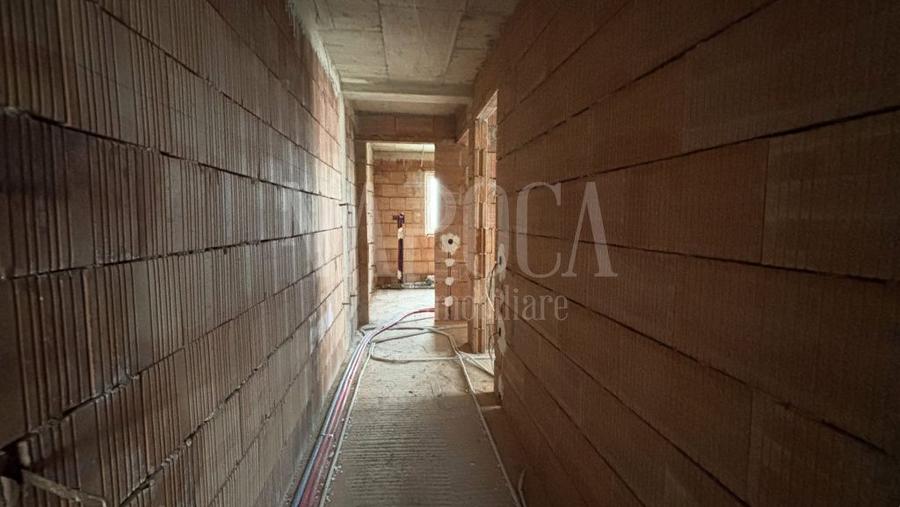 Casa 6 camere de vanzare in Floresti