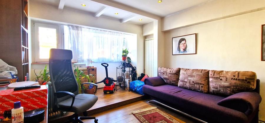 Spatiu mobilat de birouri - Apartament cu 3 camere - Bd. Unirii 7