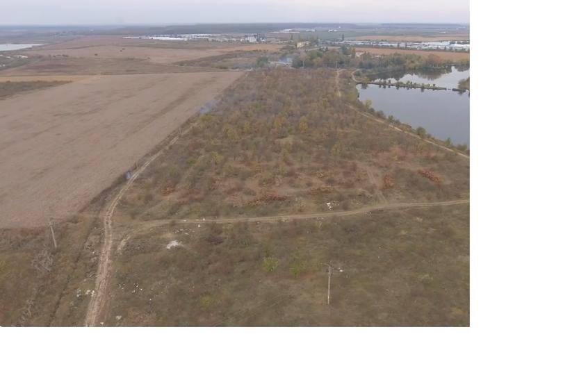 Crevedia teren intravilan de vanzare cu deschidere la lac