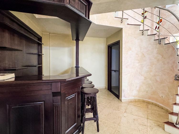 Vilă de închiriat spatioasă | 6 camere | Garaj spatios | Pozitie Centrala