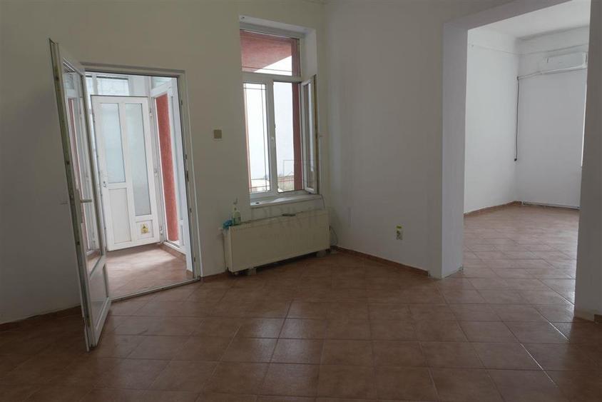 Spatiu comercial - zona excelenta - centrala proprie - aer conditionat - 60 mp