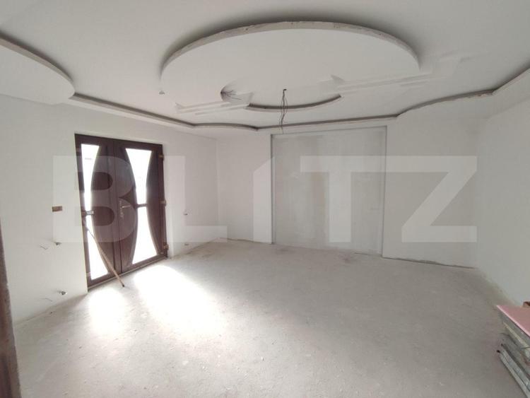 Casa individuala semifinisata, 2000mp teren, zona centrala Radauti