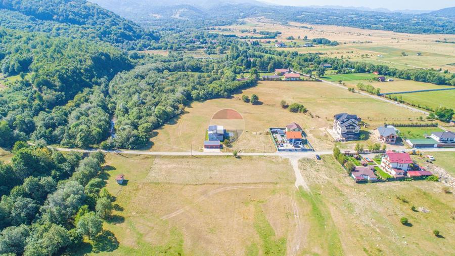 Teren intravilan cu PUZ aprobat Rasnov -Glajarie, 1372- 3966mp