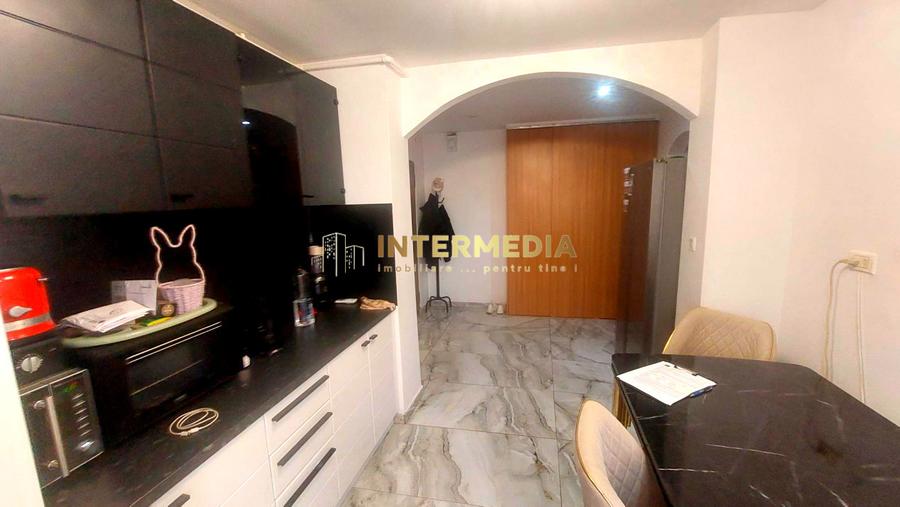 Apartament cu 2 camere, zona Ampoi 3 renovat recent, mobilat si utilat