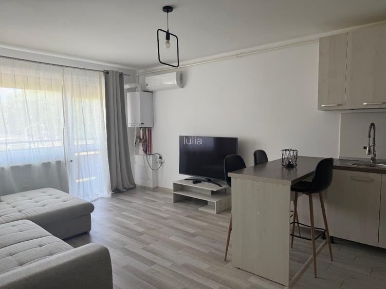 Vând apartament 2 camere tip studio, cu parcare – Tractorul, str. George Bacovia - 3