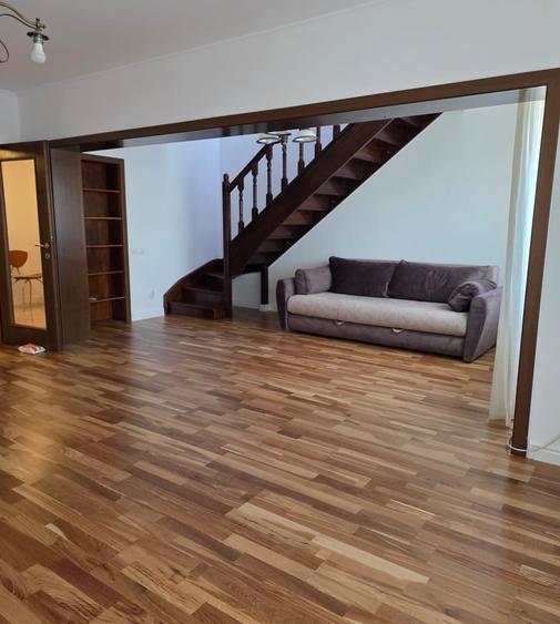 Apartament de vanzare tip duplex