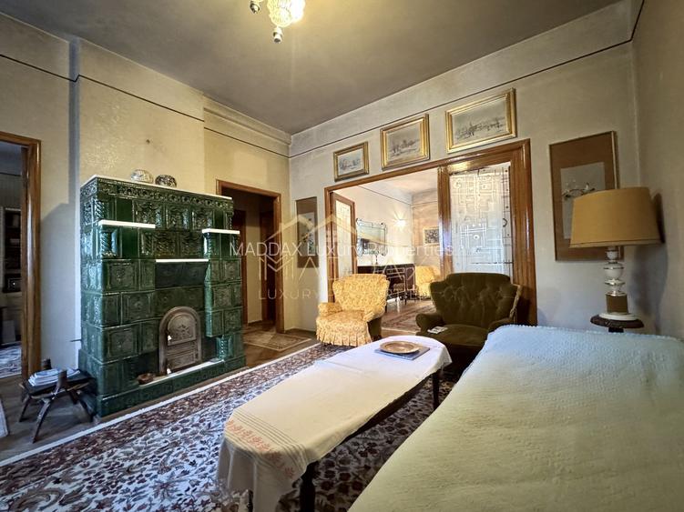 Vila cu 6 camere *310mp*  + Garaj // Primăverii - 25