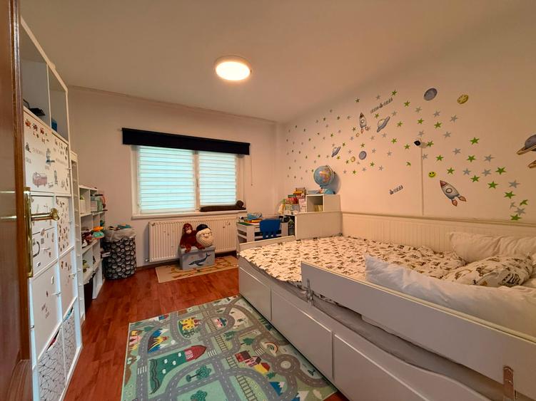 Apartament 4 camere de vanzare zona Doamna Ghica