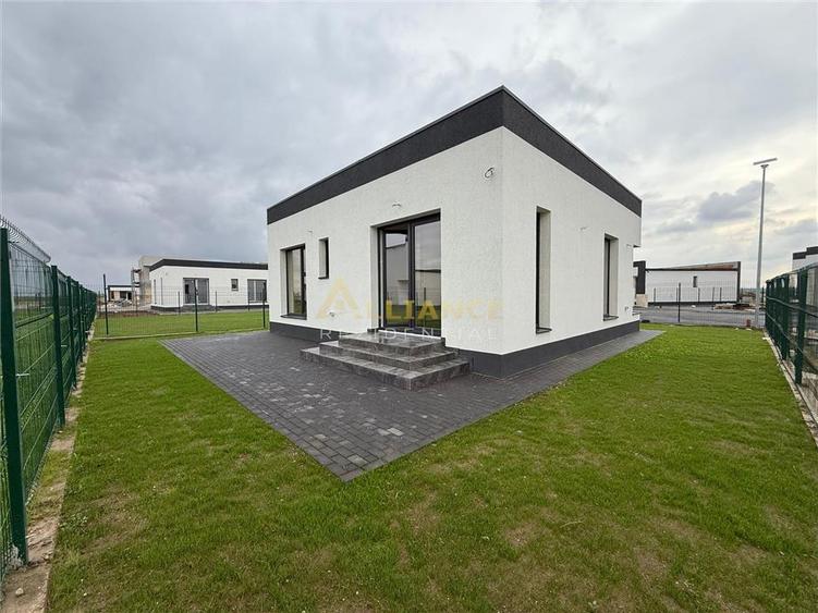 Casa moderna parter / 3 Camere / 2 Bai / Dressing / 2 minute STV
