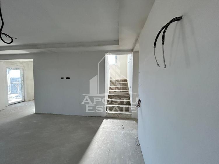 Casa de vanzare tip duplex la cheie Sacalaz