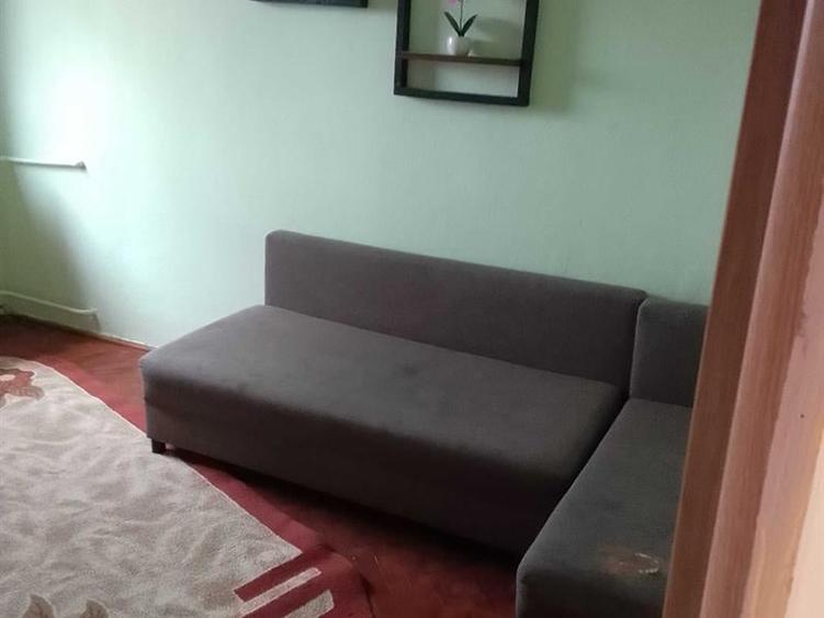 Apartament cu 3 camere de vanzare.
