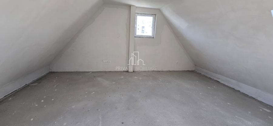 Apartament 4 Camere, Bloc Nou/Mansarda, P-ta Republicii, 7 Noiembrie