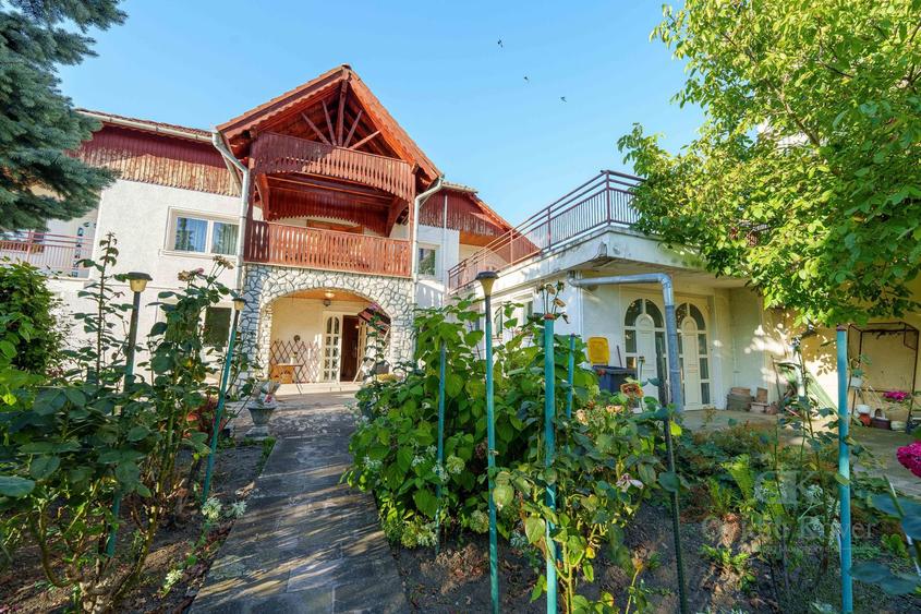 Casă 5 dormitoare, 288 mp utili, teren 1675 mp, Sfântu Gheorghe