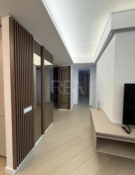 Apartament 3 camere | Complex Cortina North | Loc de parcare | Bloc Nou