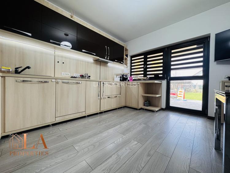 Casa 5 camere | Panouri fotovoltaice 18Kw | Teren 1000mp | Domnesti - 14