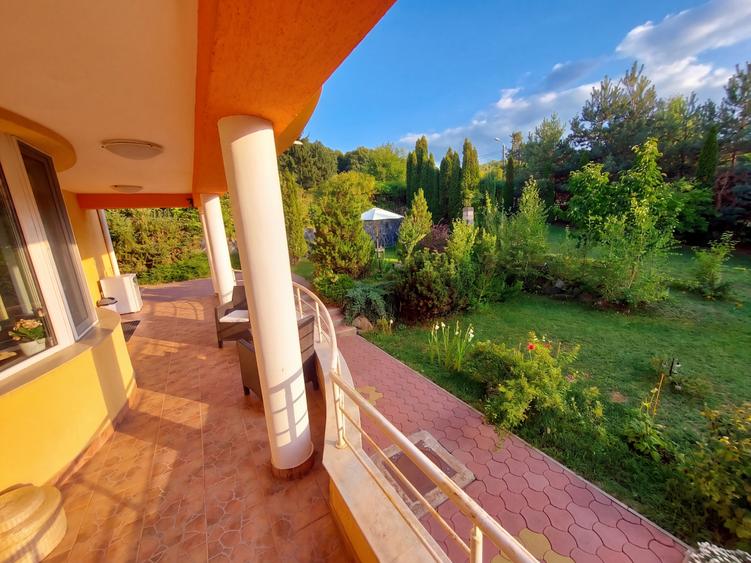 Vilă premium de închiriat, Făget, 400 mp și 2.412 mp teren