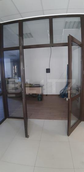 Spatiu prestari servicii, parter, strada principala, 220 mp, Obcini