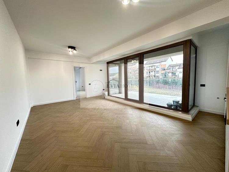 Bloc cu regim redus de înălțime/3 camere/2 băi/Construcție premium