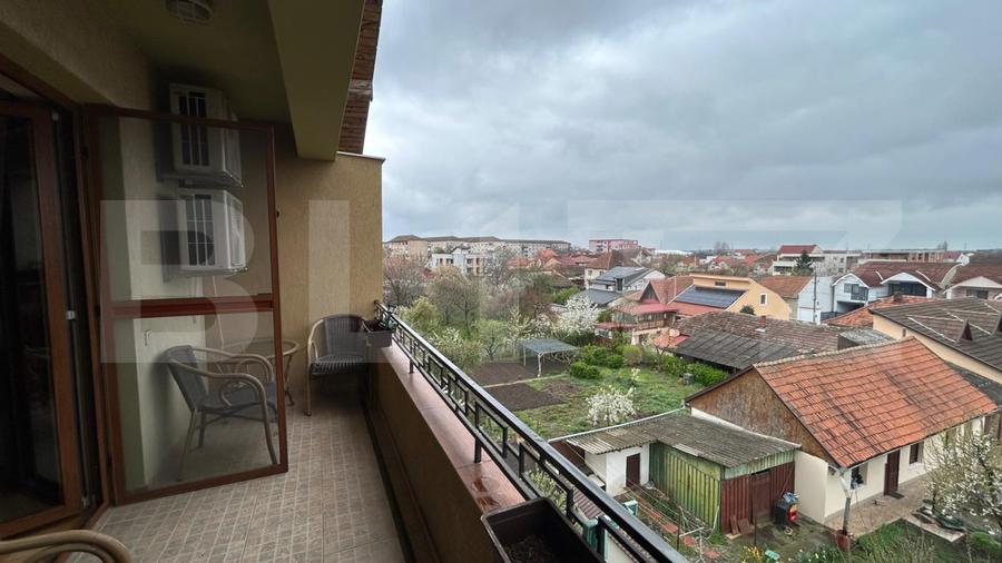 Apartament cu 3 camere, în curte privată