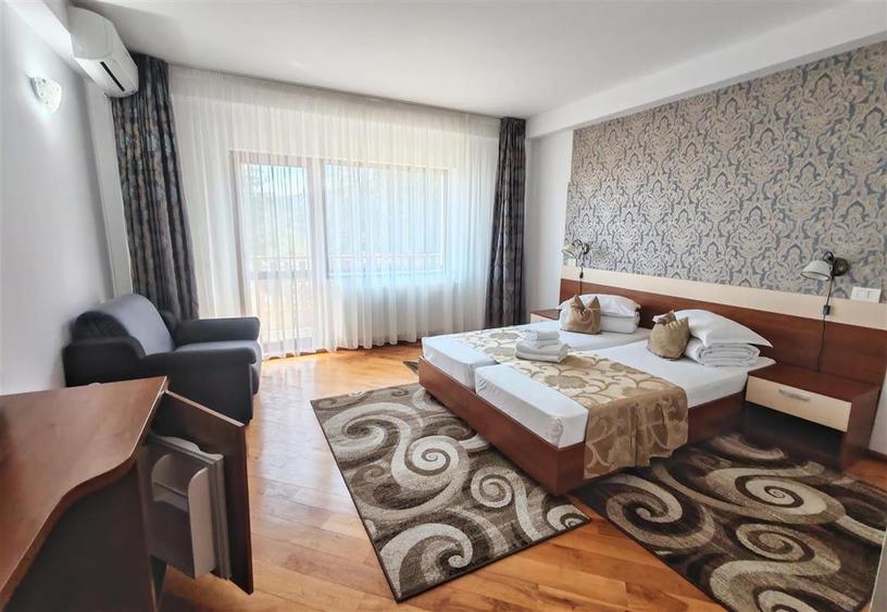 Oportunitate de business: complex turistic cu restaurant, terase si pensiune – S