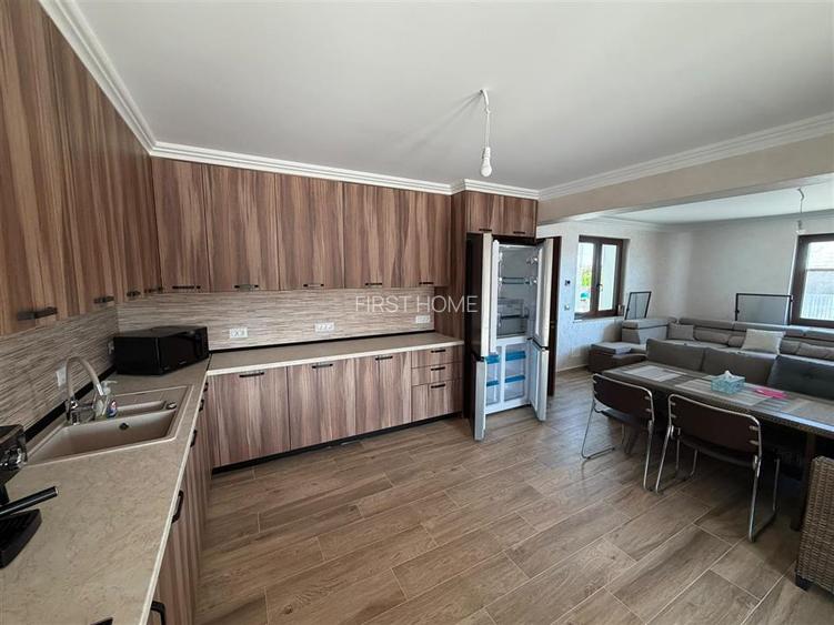 Vila deosebita Parter + Mansarda de vanzare in Odobesti - 36