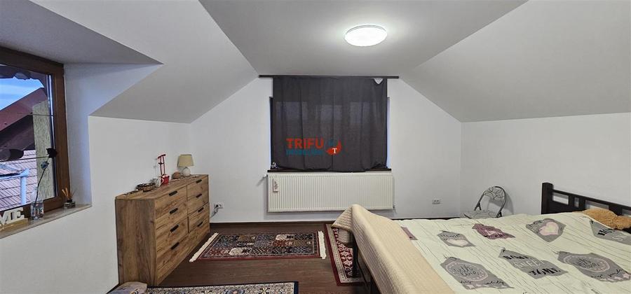 Casa cu doua corpuri de cladire, Centru