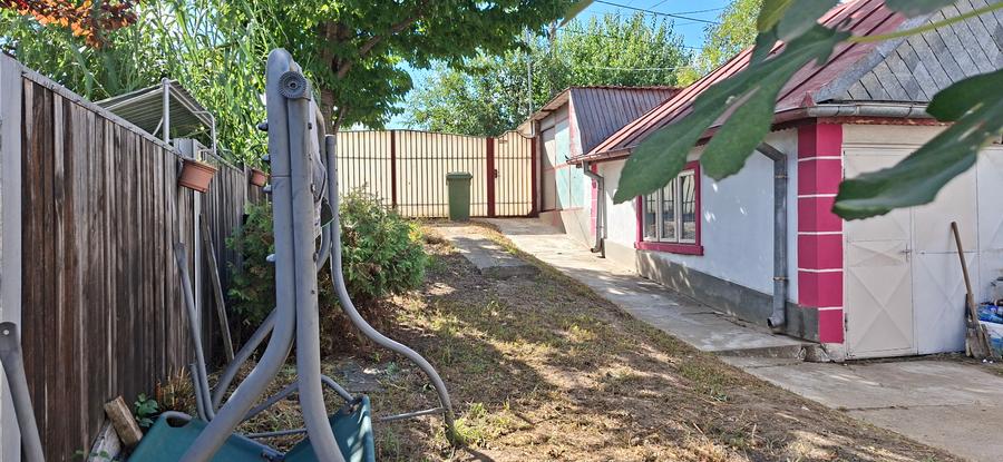 O casă pentru familie, cu grădină și intimitate