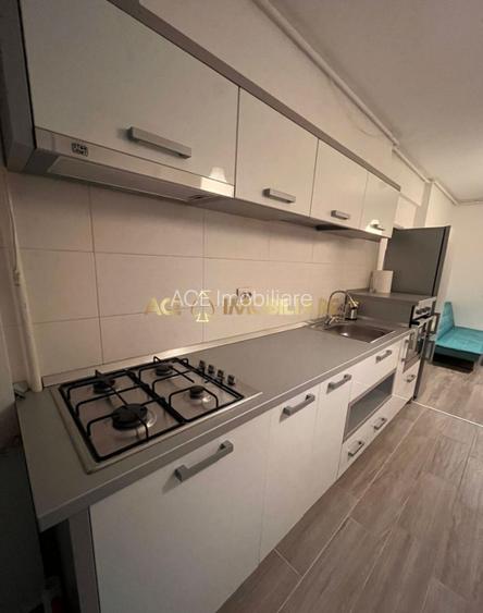 2 Camere de inchiriat | Pacii | Centrala | Parcare |  Metrou 3 Minute - 5