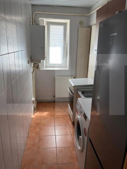 Apartament 3 camere, 42 mp, zona Olinescu