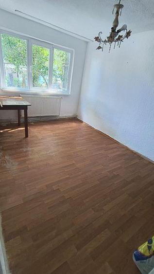 Vand apartament 2 camere zona apollo