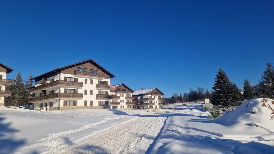 Priveliste neobturata catre munte _ apartament situat in vila
