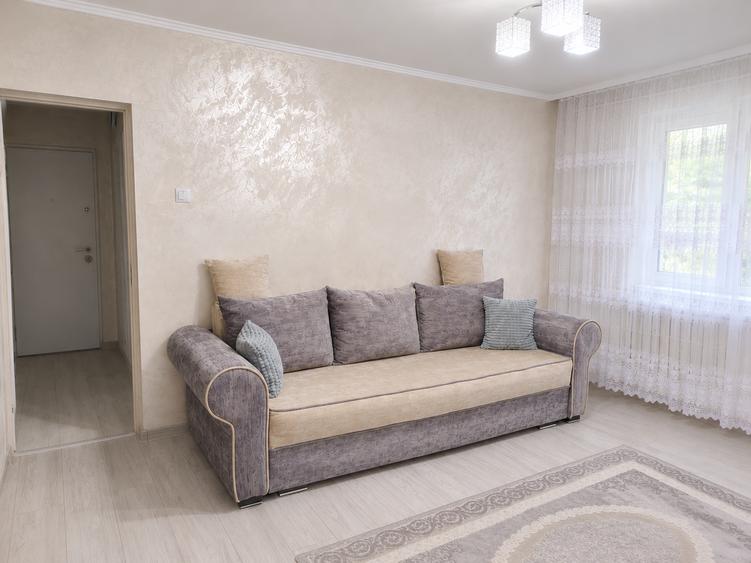 Apartament cu 2 camere semidecomandat – Zona Școala Nr. 7  Botoșani