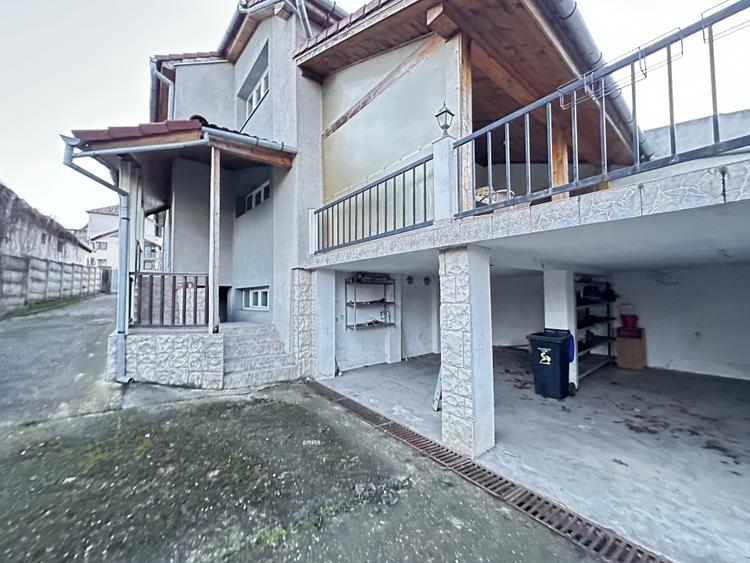 Vanzare Casa 7 Camere Renovata P+M cu 750 mp Teren acces 2 strazi topAlba CENTRU