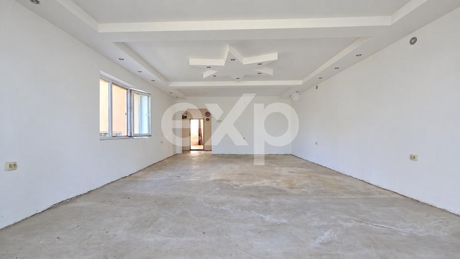Casă spațioasă cu grădină pe str. Merilor, 194 mp utili – 439 mp teren | Ghimbav