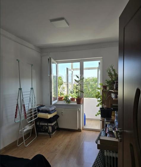 3 camere, 4/4, bloc 1981, anvelopat-Gorjului