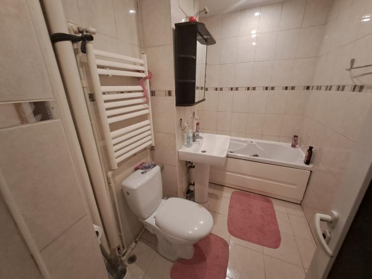 GARA 3 CAMERE DECOMANDAT ET.3 BLOC 1985  70 MP COD   163108