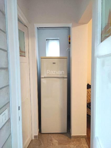 Proprietar  - 2 camere Primaverii  - renovat si complet reconsolidat - 7