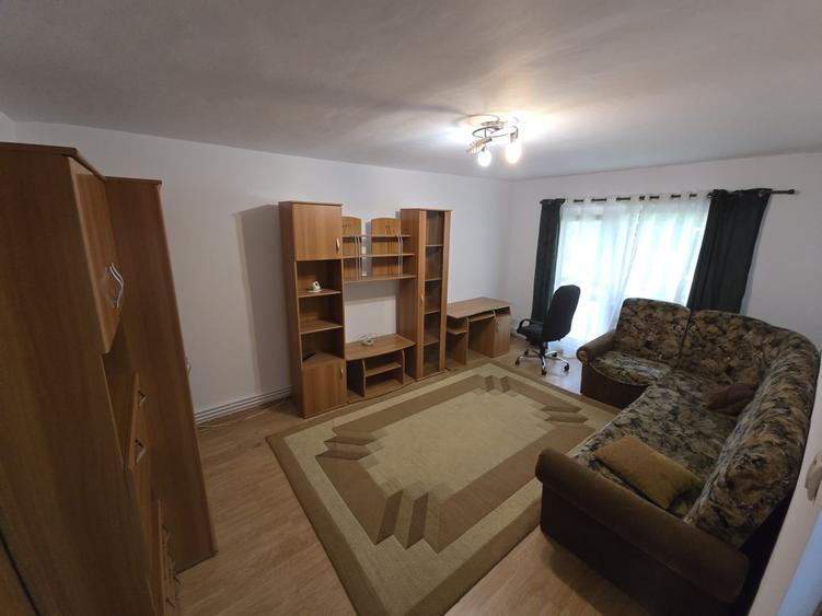 DE INCHIRIAT Apartament 3 camere, 70mp, etaj 1 - Olimpia-Stadion